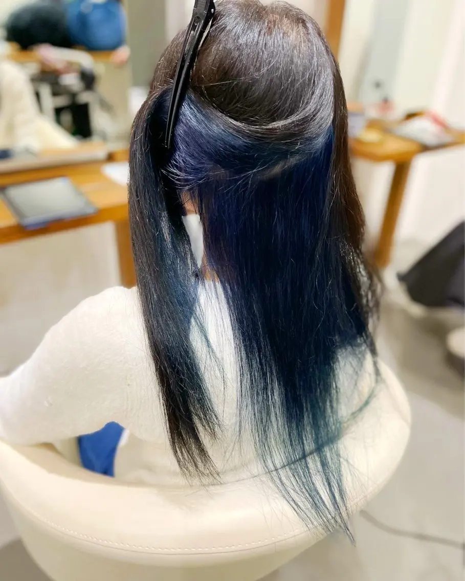 ロング カラー ブリーチ ブルーカラー インナーカラー 🎨 SHIORI🥀のヘアスタイル