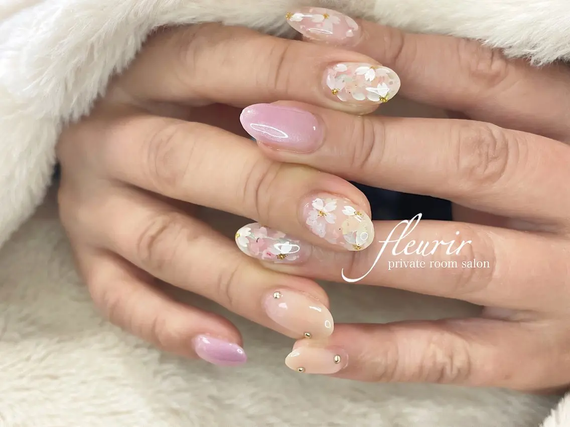 ネイル 桜ネイル ホログラムネイル フルリール 【プライベートサロンのネイルデザイン