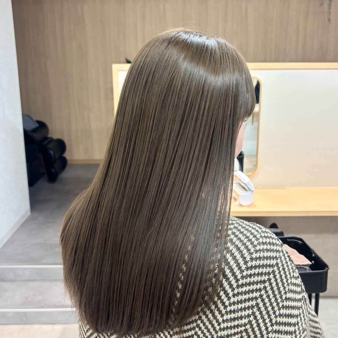 セミロング カット ヘアカラー トリートメント レイヤー/艶感 /透明感カラー/うみのヘアスタイル