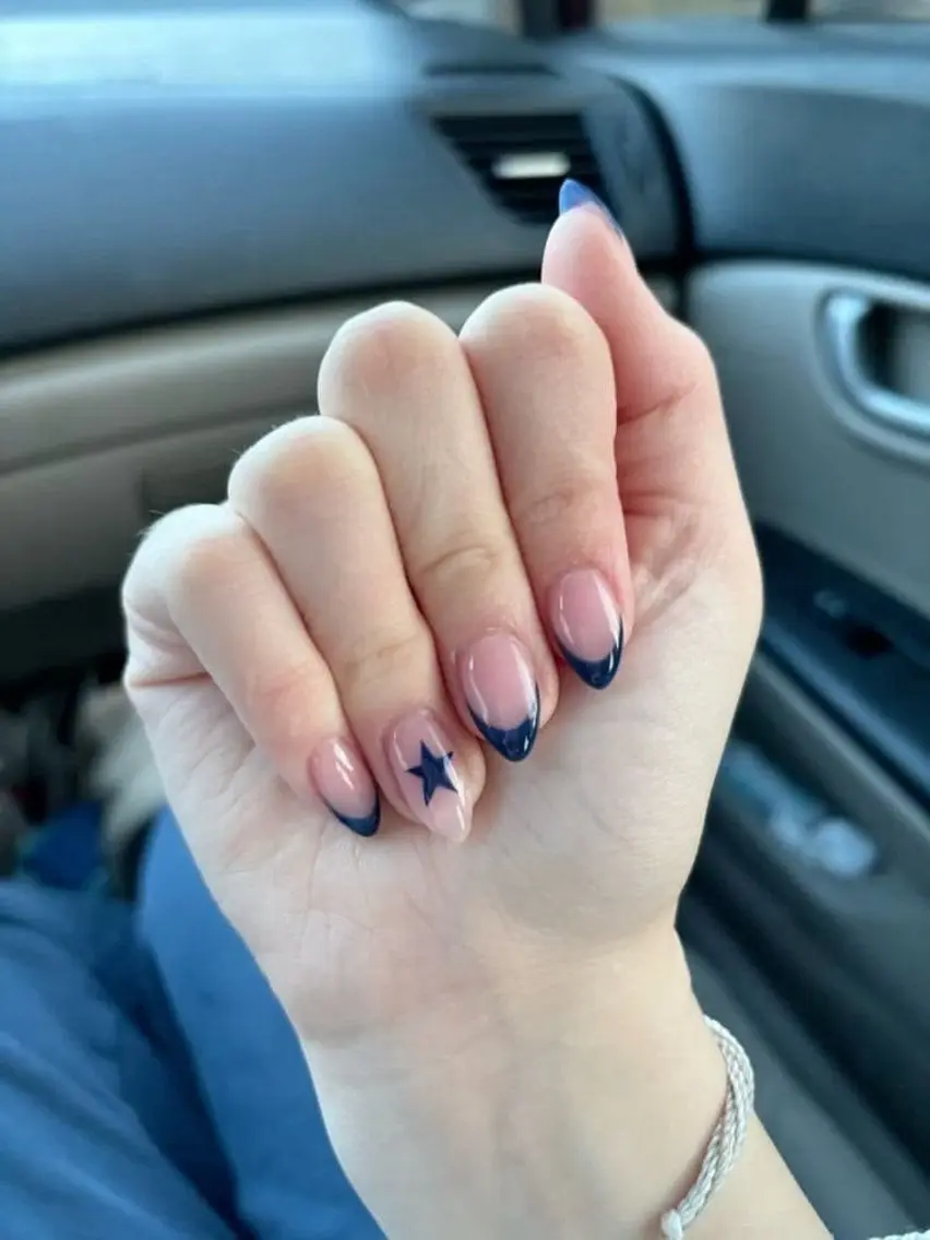 ネイル チークネイル ドット フレンチネイル グラデーション 韓国ネイル ハンドネイル Lisa Nail Salonのネイルデザイン