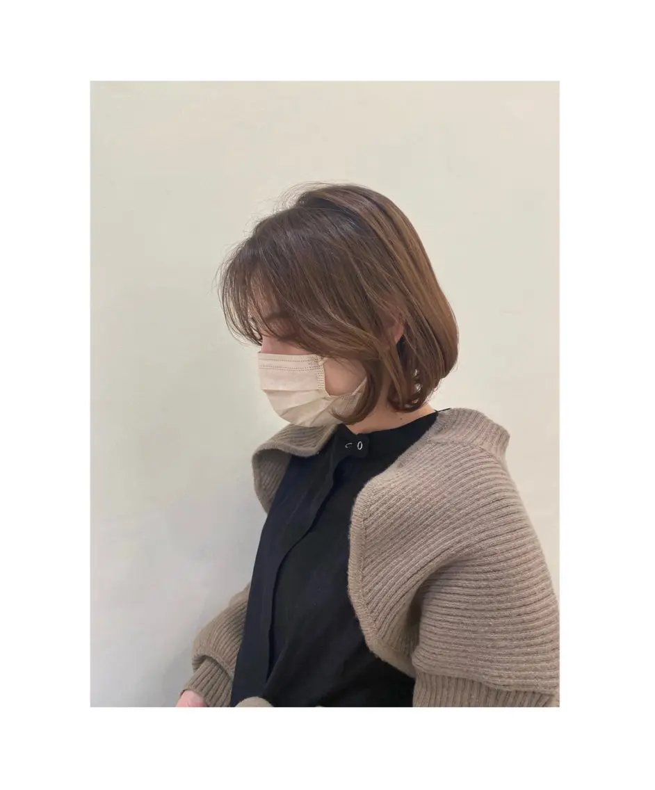 カラー 新嵩 真理のヘアスタイル