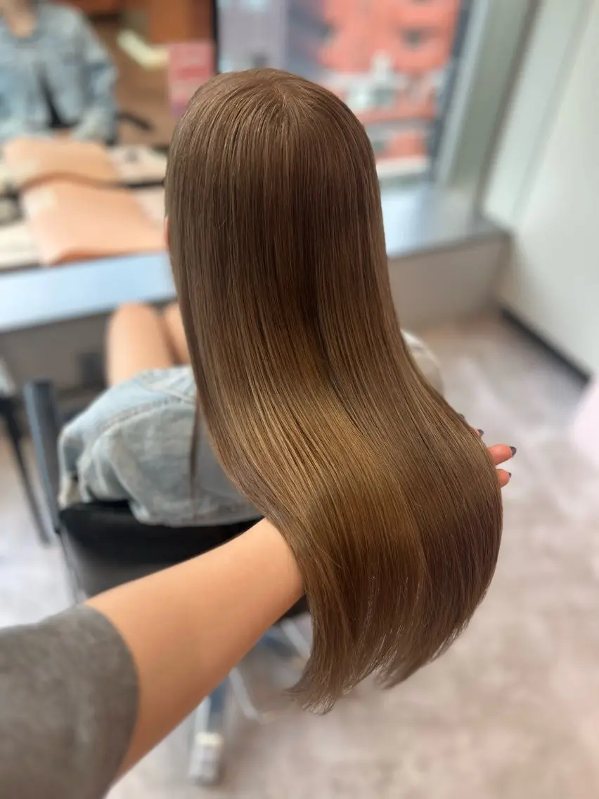 ロング カット ヘアカラー トリートメント レイヤーカット ✨️MOMOEのヘアスタイル