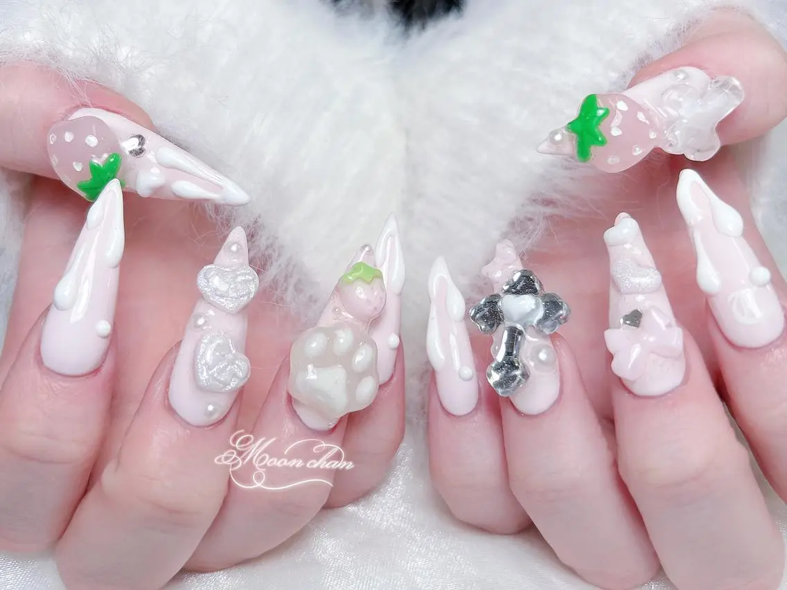 ネイル 長さ出し キラキラネイル 韓国ネイル ロングネイル マグネットネイル ハンドネイル ハンドケア 🎀Reina🎀 長さ出し新宿のネイルデザイン