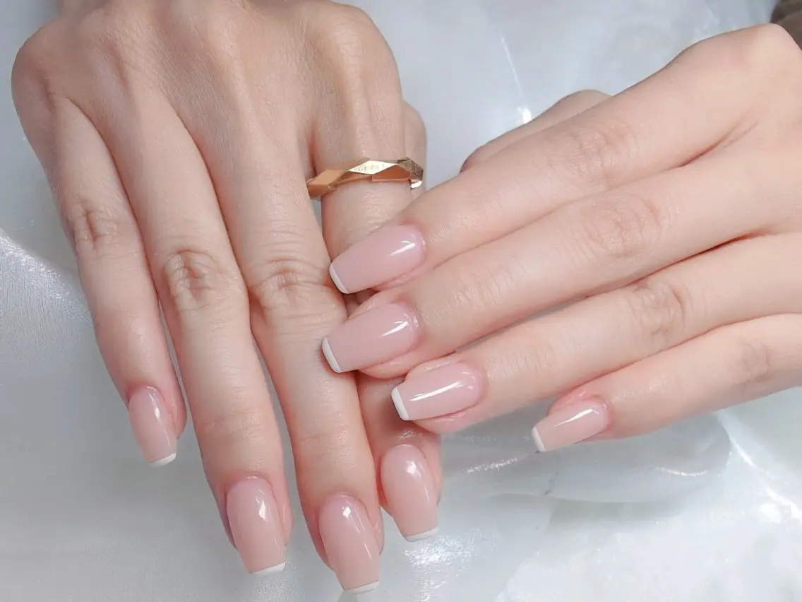 ネイル フラッシュネイル フレンチネイル キラキラネイル ラメ(グリッター) マグネットネイル Chouette Nailのネイルデザイン