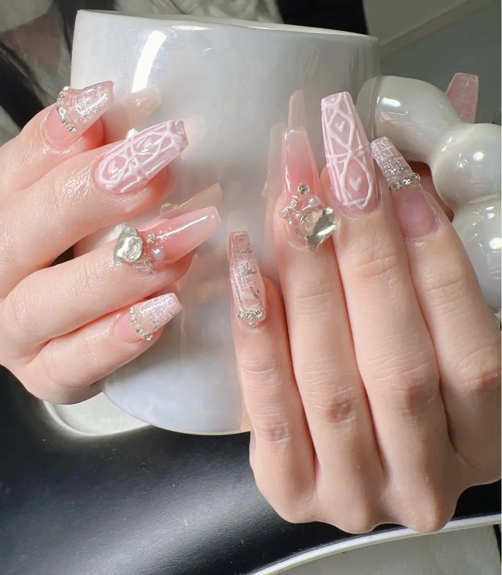 ネイル オーロラネイル チークネイル 長さ出し フットネイル フレンチネイル ハンドネイル Lee Nailsのネイルデザイン