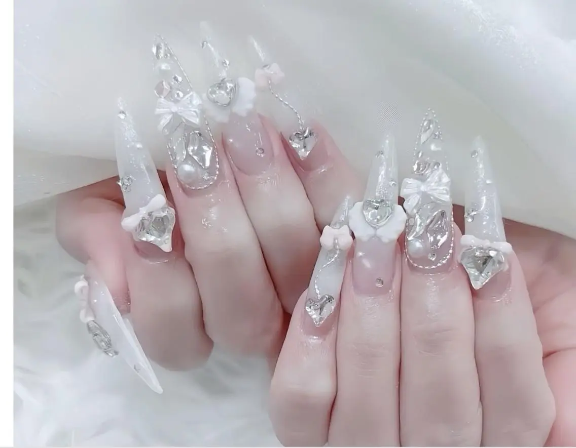 ネイル オーロラネイル チークネイル 桜ネイル クリアネイル ドット ハンドネイル Rin Nail Shinokuboのネイルデザイン