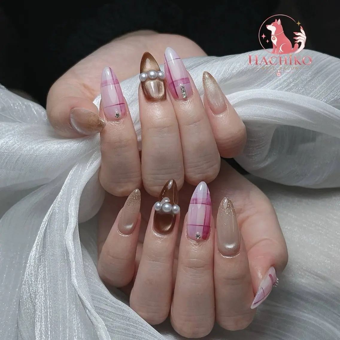 ネイル チークネイル クリアネイル ガーリー キラキラネイル 韓国ネイル ハンドネイル Hachiko Nail Salonのネイルデザイン