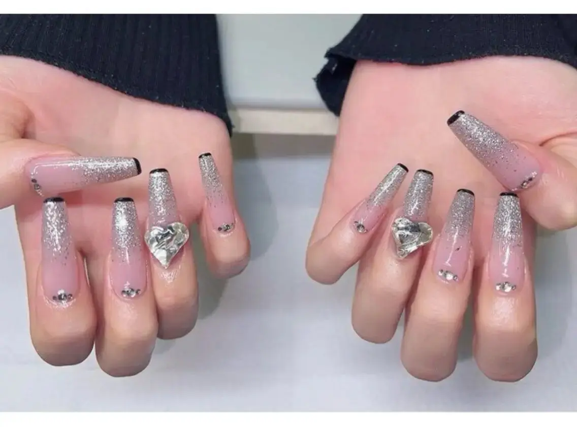 ネイル モアglam ネイルのネイルデザイン