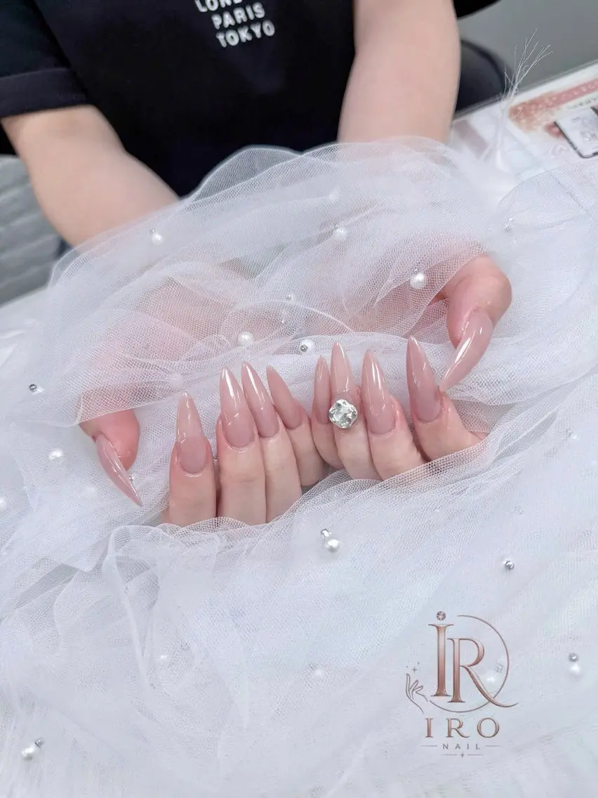 ネイル ハンドネイル IRO Nail Studioのネイルデザイン