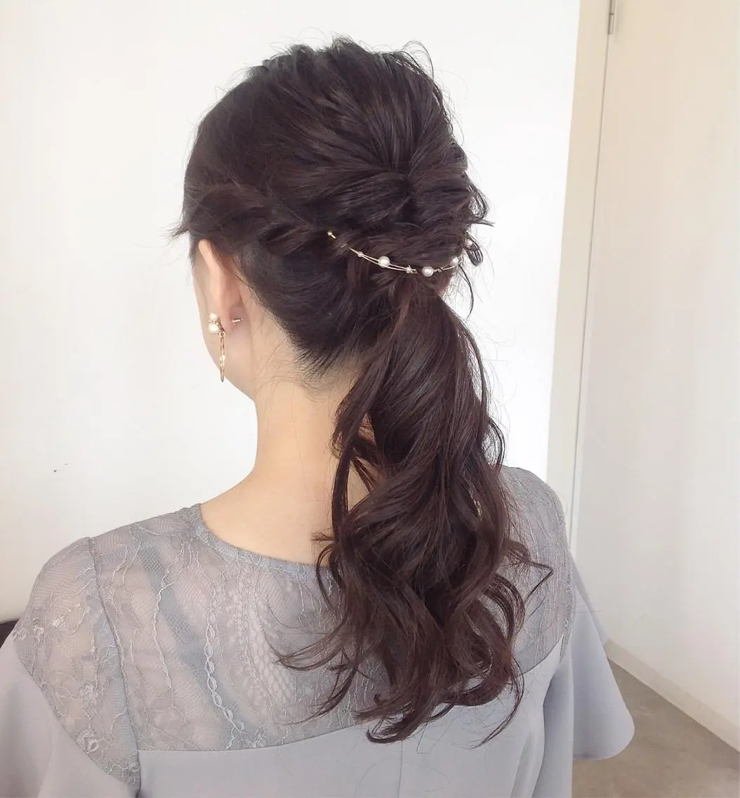 ロング パーマ ヘアアレンジ ポニーテール 榎園 由美のヘアスタイル