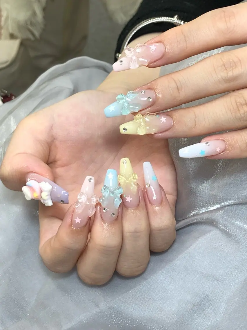 ネイル ハンドネイル Glow Minamiのネイルデザイン