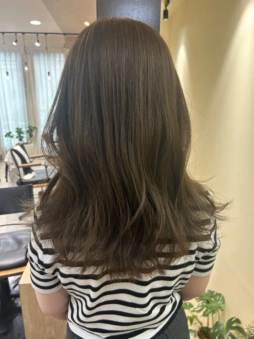 ロング カラー ベージュカラー オリーブベージュ hubhair レイヤー/透明感のヘアスタイル