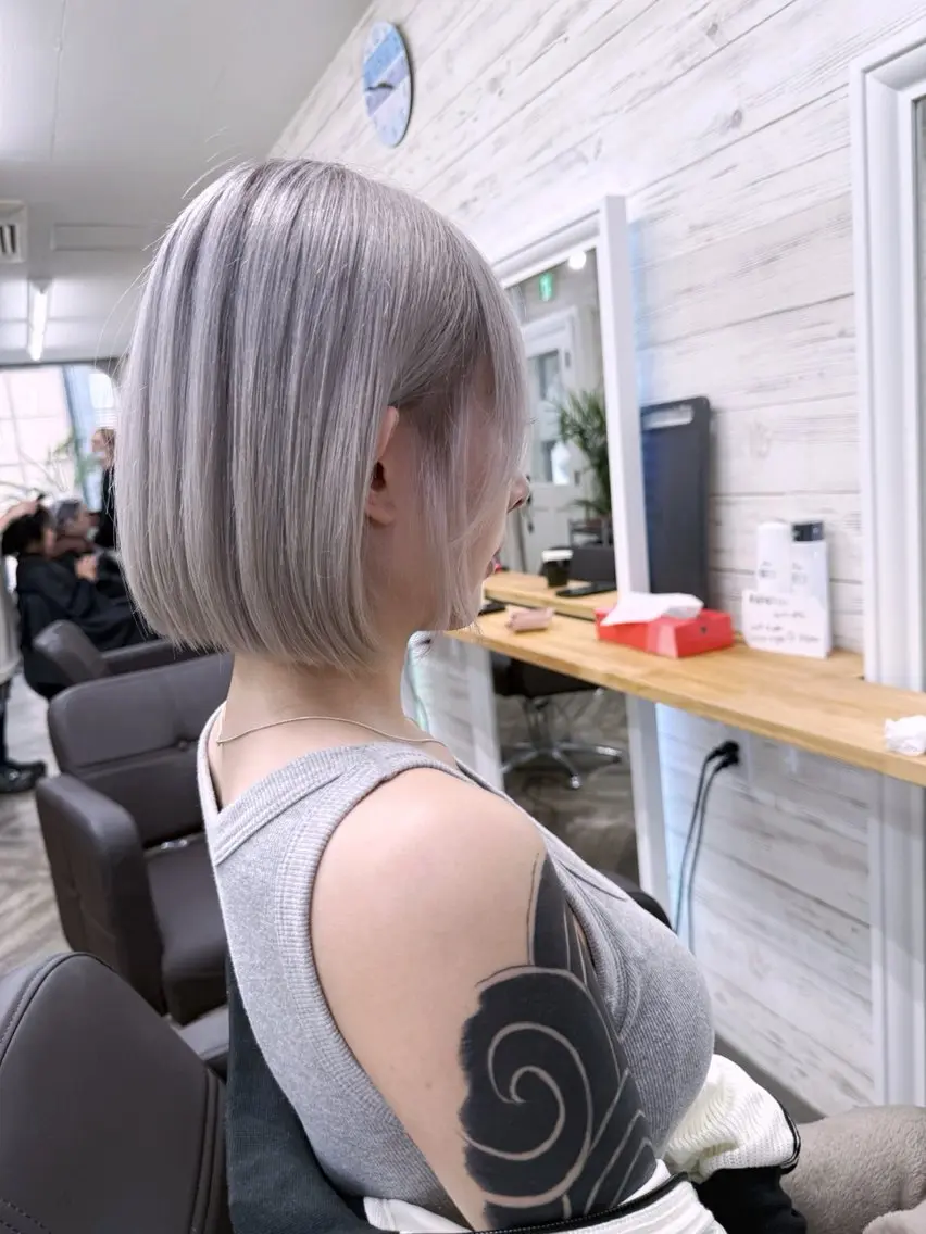 ミディアム カラー ブリーチ グレージュ ボブ カット ヘアカラー 北沢 隆のヘアスタイル