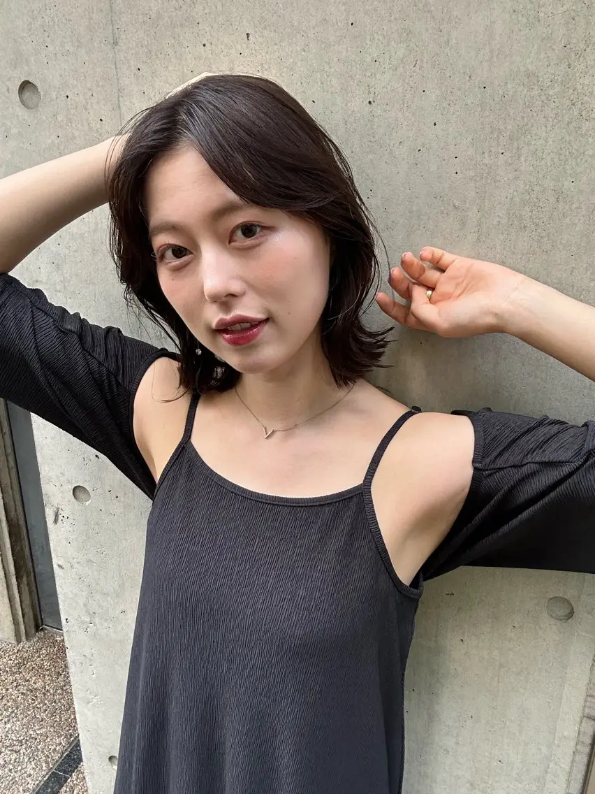 ミディアム カット トリートメント deseo 透明色艶カラーツバサのヘアスタイル