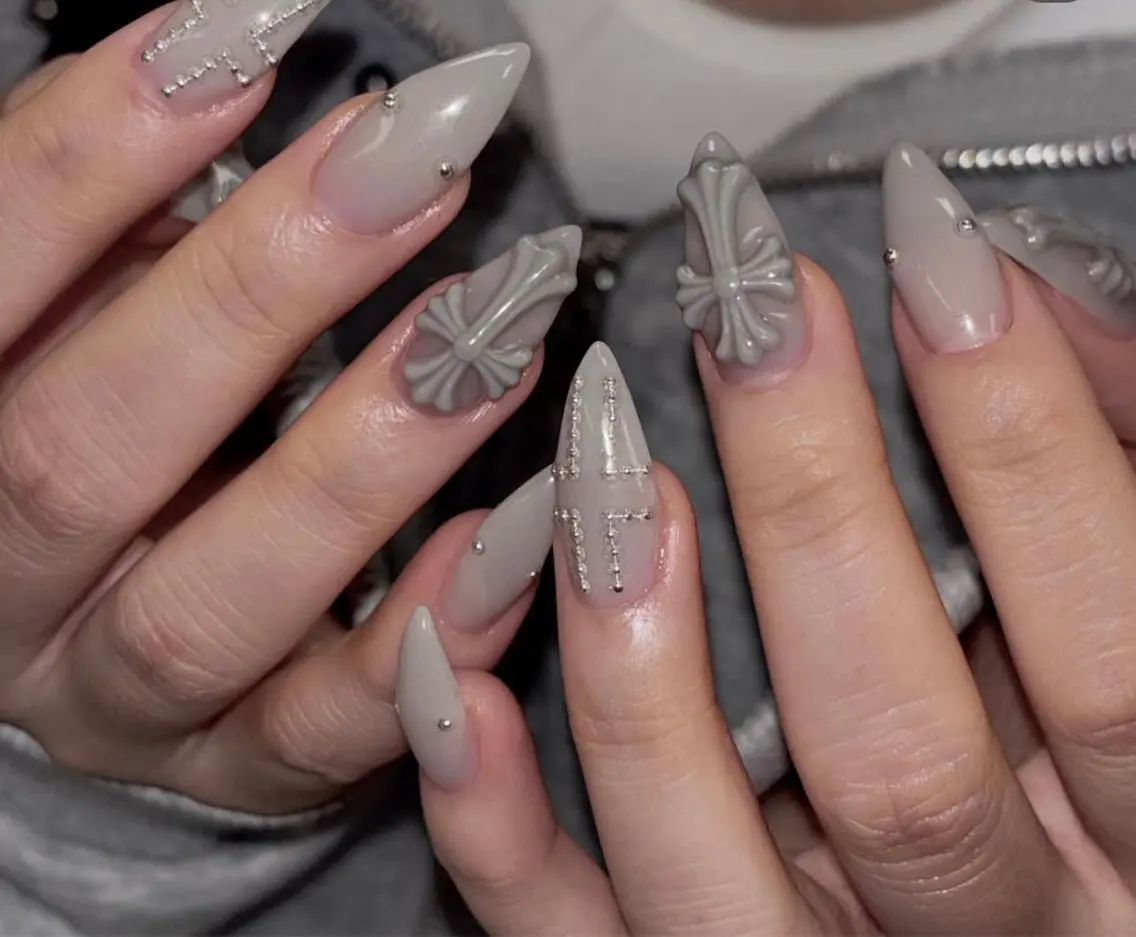 ネイル アートネイル スカルプネイル ストーンネイル ネイルチップ NiJi Nailsのネイルデザイン