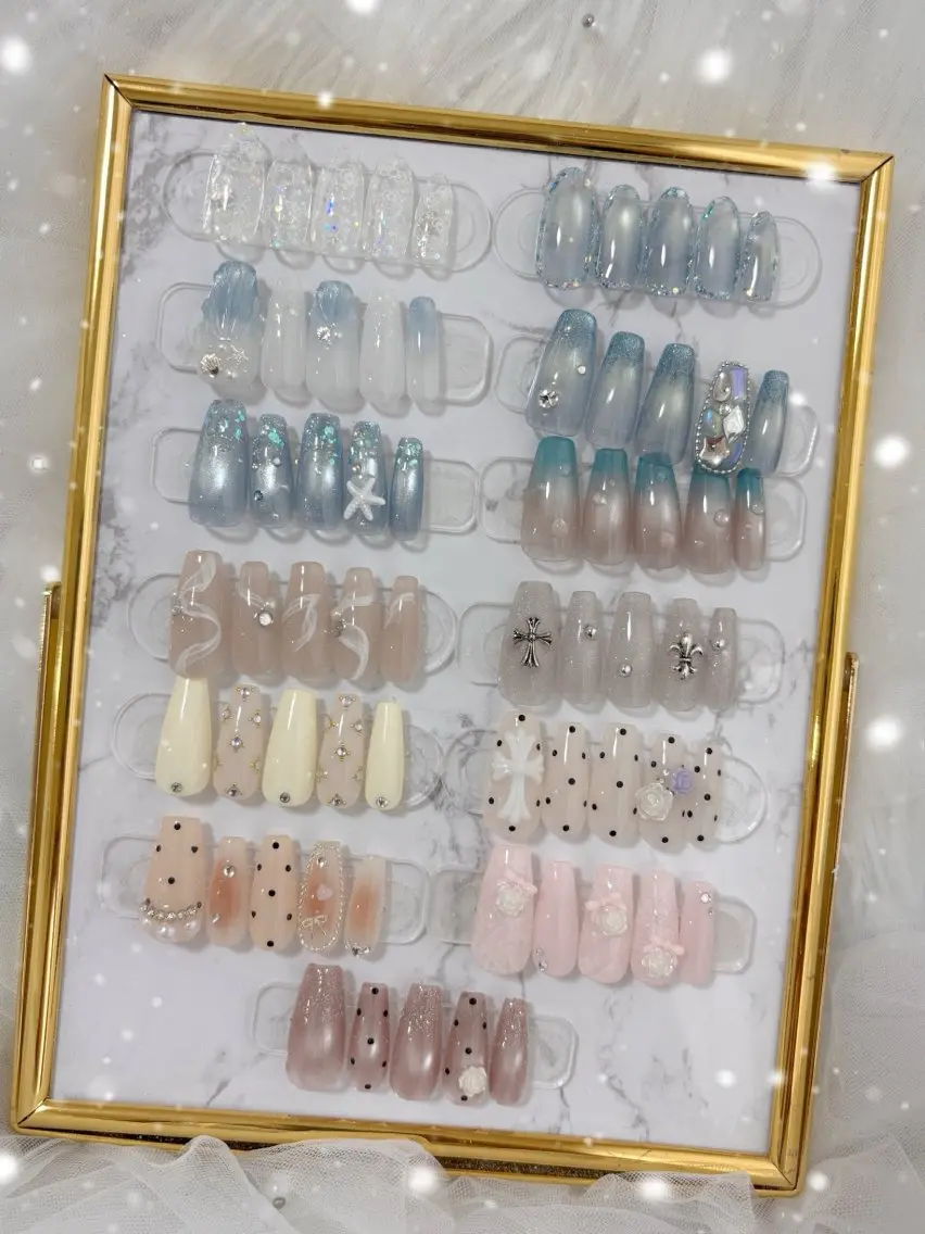 ネイル ドット 水色 マグネットネイル 夏ネイル ハンドネイル YM nailのネイルデザイン