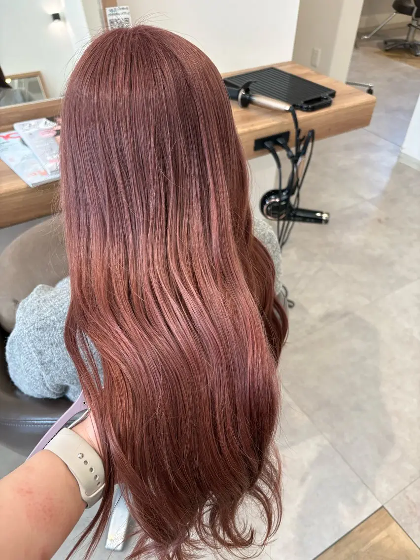 ロング カラー ベージュカラー ブリーチ ピンクカラー ピンクベージュ ヘアカラー 渡邊 玲来のヘアスタイル