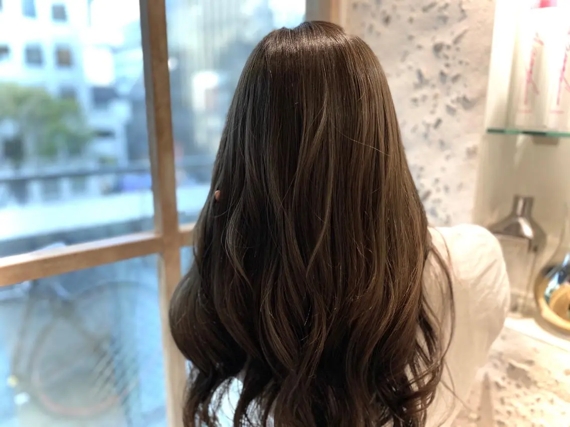 ロング カラー 髪質改善カラー、美髪 トリートメント専門のヘアスタイル