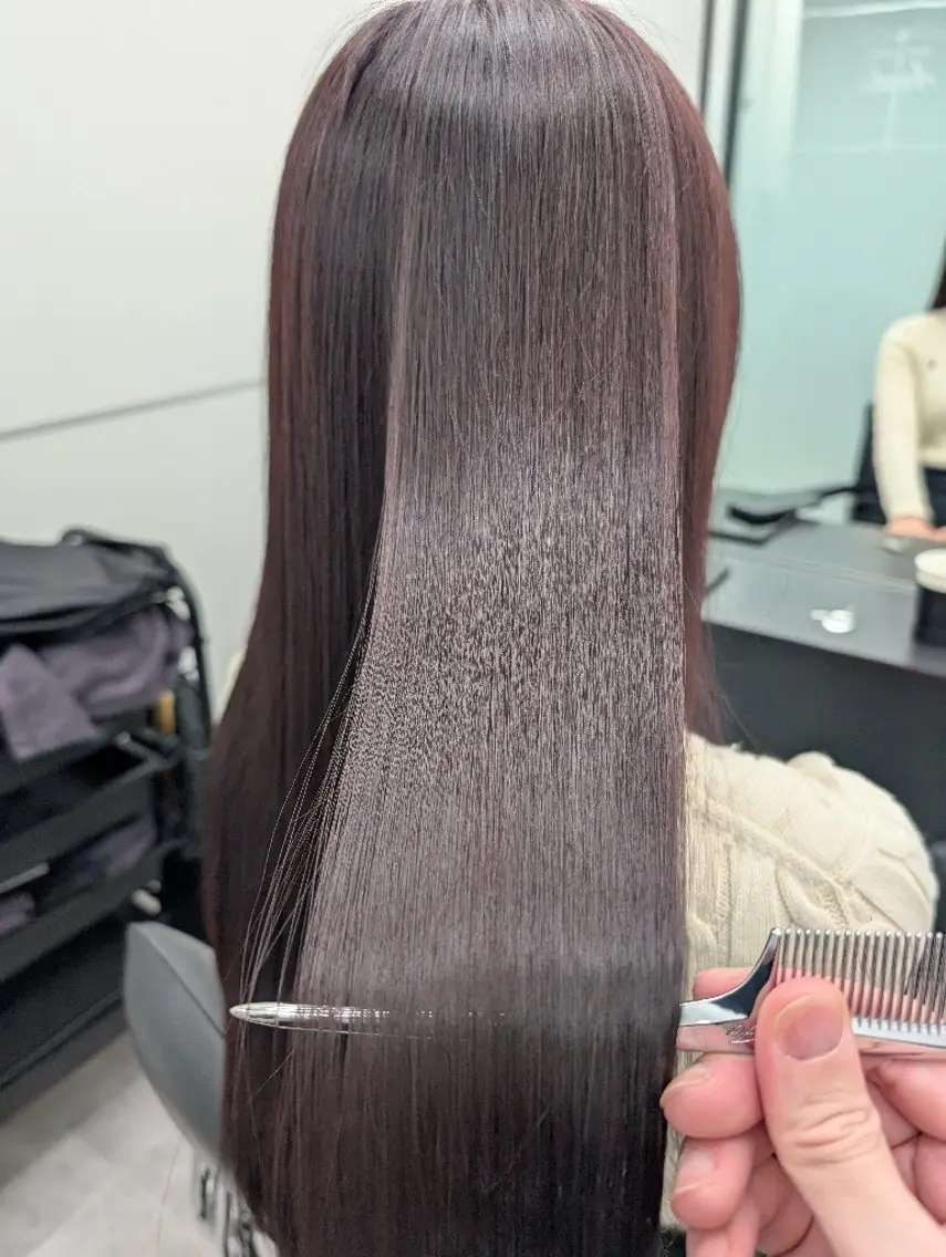 ロング 艶髪/オリーブ系/ 肌が綺麗に見えるお色のヘアスタイル
