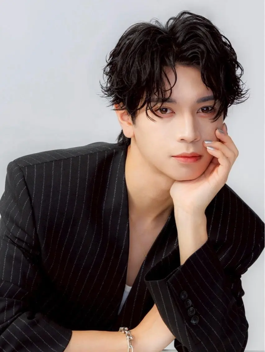 【メンズ限定】✨️最上級ケア✨️メンズカット+お好みパーマ+ダメージケア剤+5stepシステムトリートメントの写真