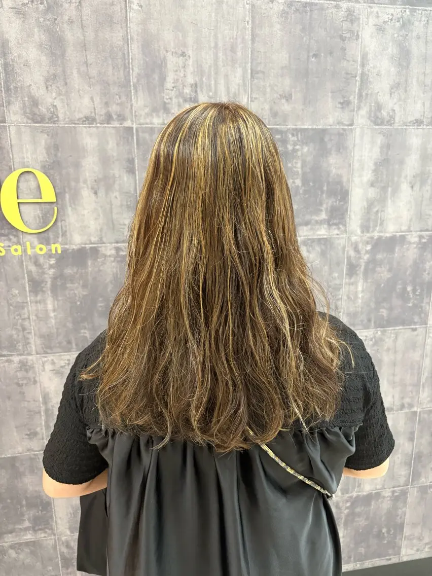 ロング ヘアカラー 『美髪育成』田中 詩恩のヘアスタイル