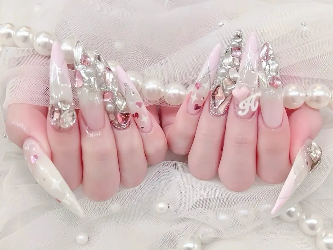 ネイル 長さ出し フットネイル ジェルネイル 韓国ネイル マグネットネイル ハンドネイル Huyn Nail Shinjyukuのネイルデザイン