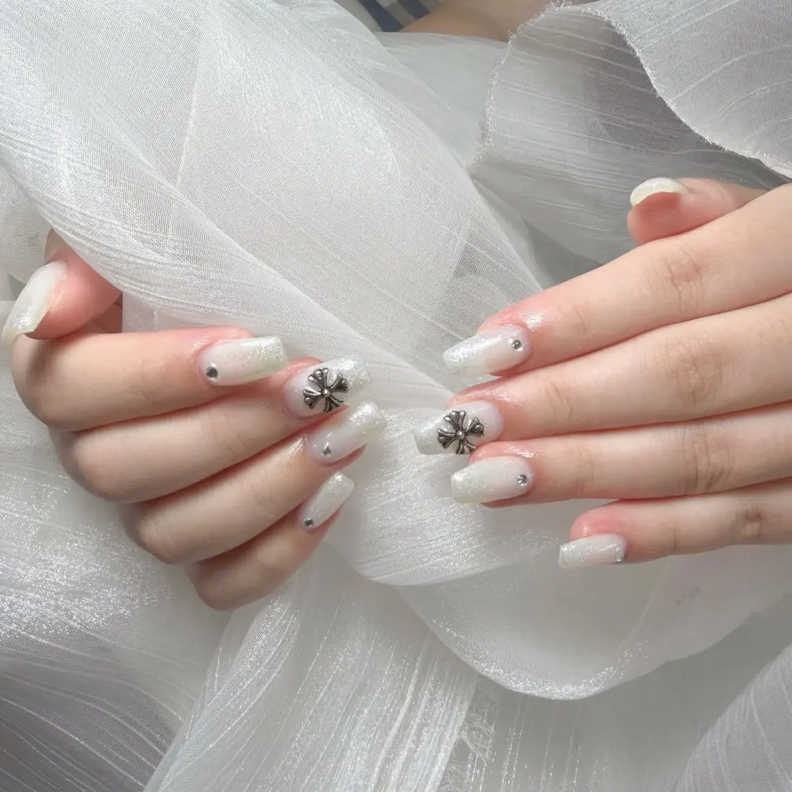 ネイル アートネイル チークネイル フレンチネイル ジェルネイル ガーリー HAPPI NAIL 大国町のネイルデザイン