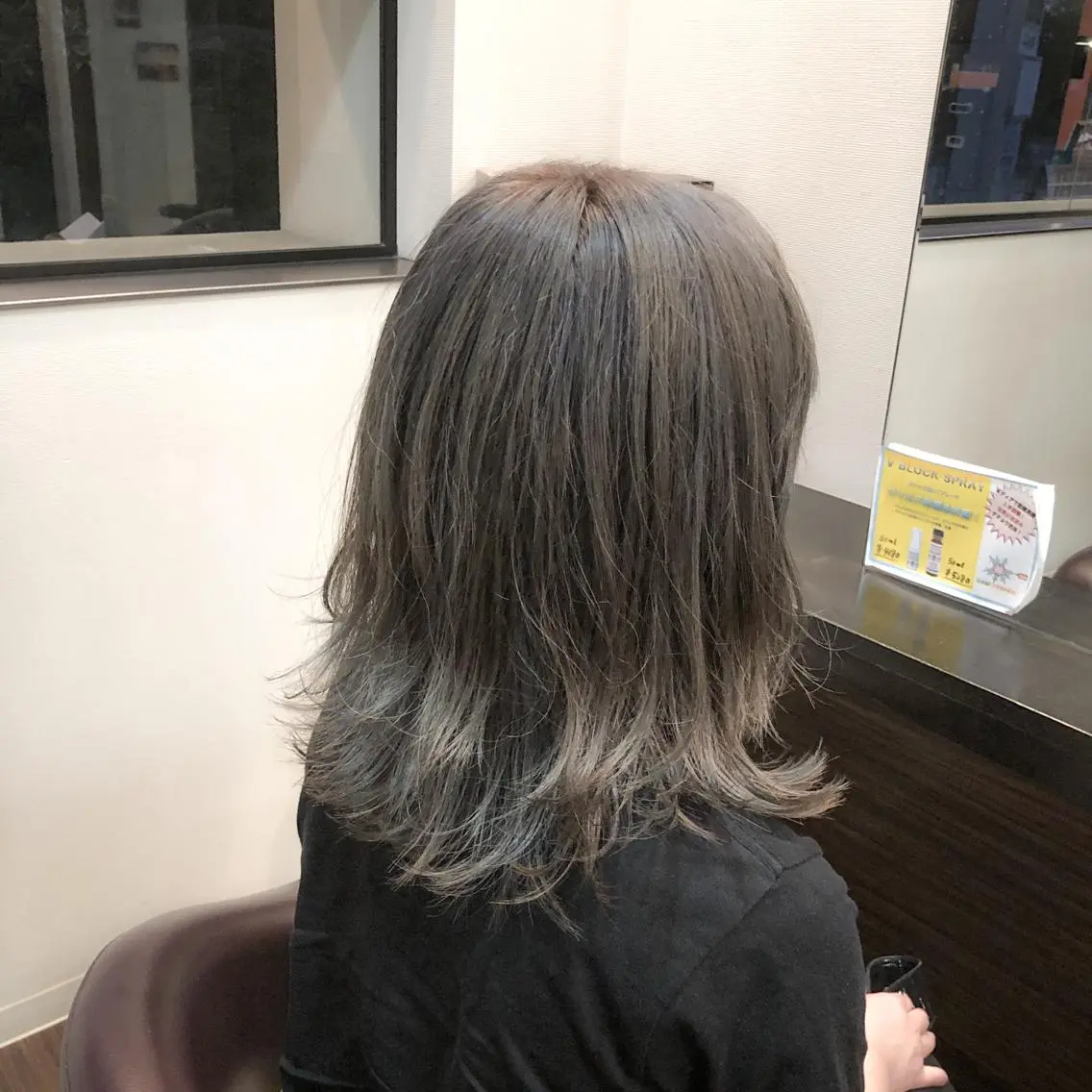 ミディアム カラー ブリーチ グレージュ 長崎 洋平のヘアスタイル