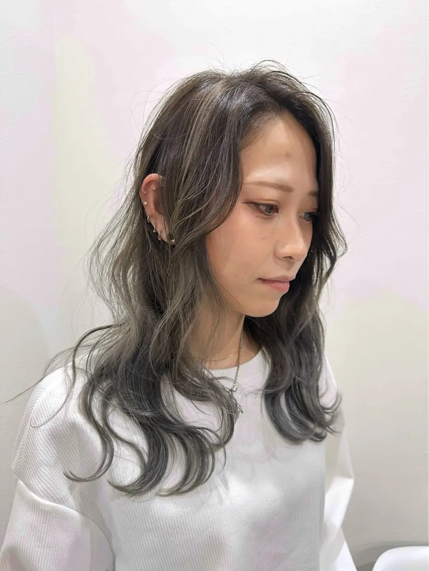 セミロング カラー ブリーチ デザインカラー ハイライトカラー ハイライト カット ヘアカラー トリートメント プルエクステ/透明感 カラー✨KAZUKIのヘアスタイル