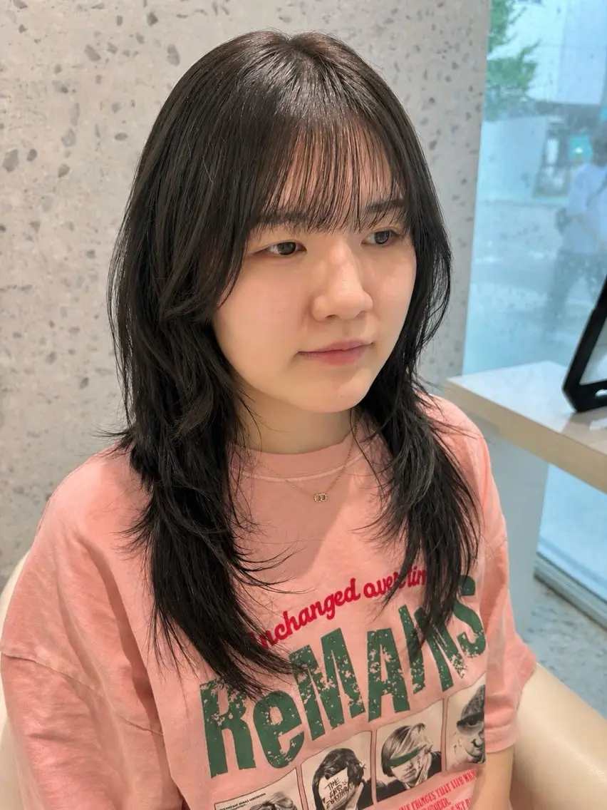 セミロング ハッシュカット 山田 ひかりのヘアスタイル