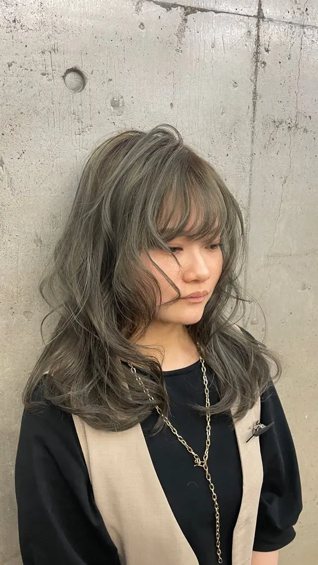 セミロング ハイライト レイヤーカット カット ヘアカラー レイヤーカット /朝尾愛花のヘアスタイル