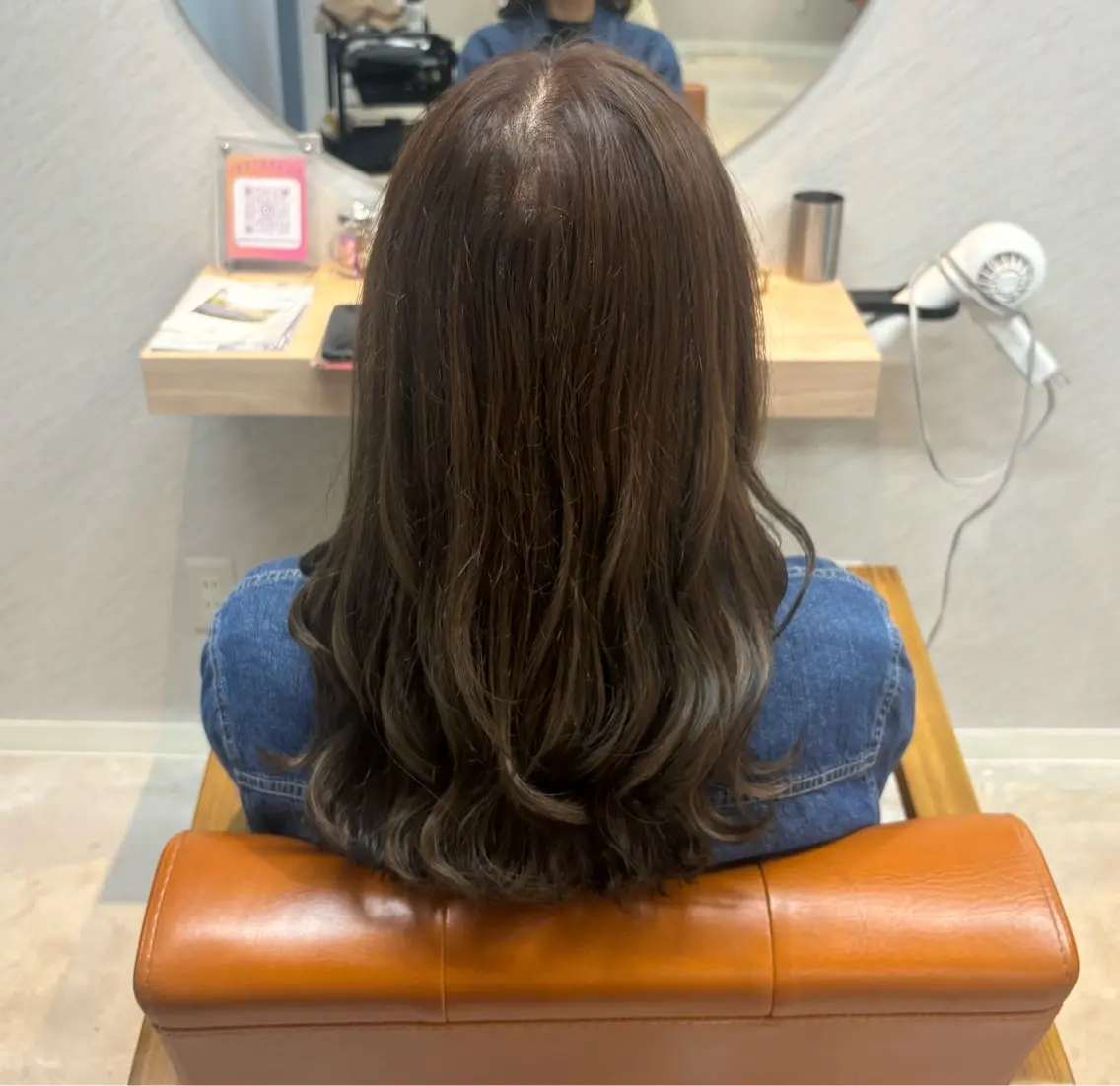 セミロング カラー ベージュカラー オリーブベージュ 山崎 美羽のヘアスタイル