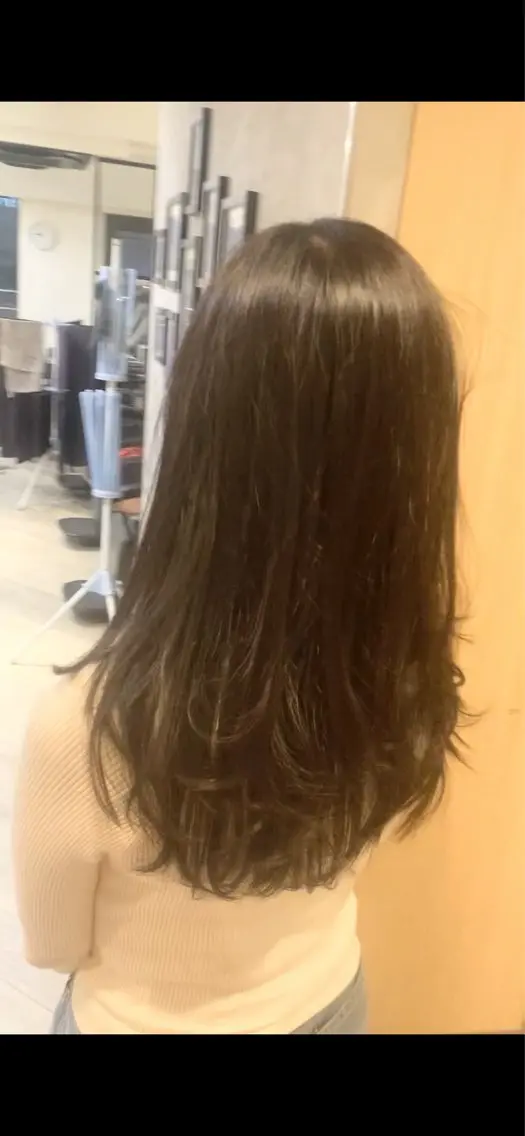 ロング レイヤーカット 伊藤 鳳雅のヘアスタイル