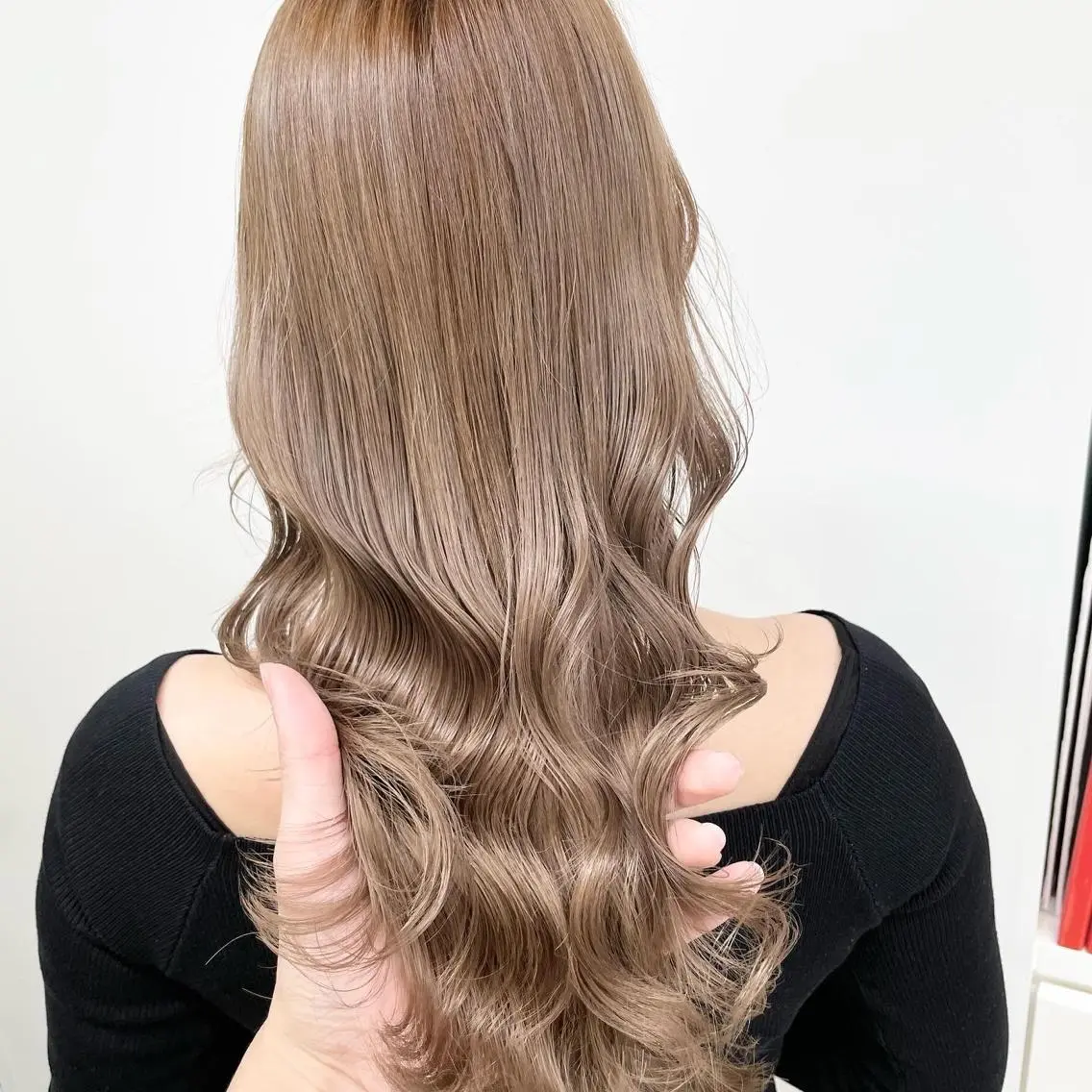 ロング カラー 🪄池袋ハイトーン 🪄ブリーチカラーのヘアスタイル