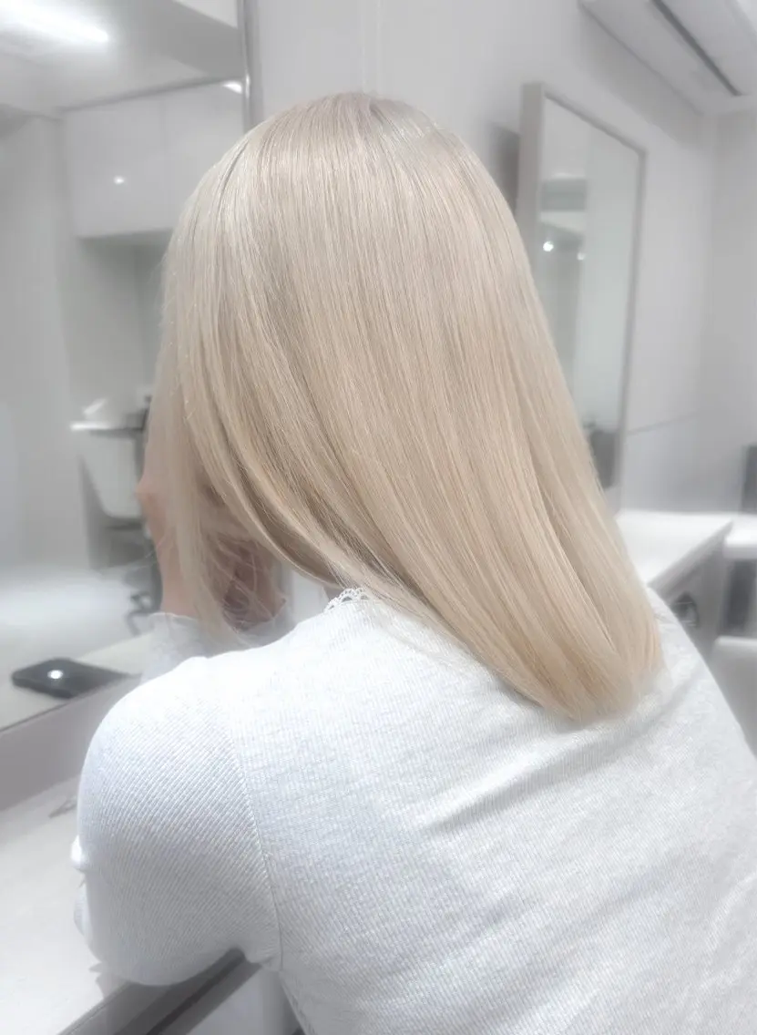 ミディアム カラー ブリーチ ブロンド 透明感カラー ハイトーンカラー ホワイトブロンド ヘアカラー shun/ハイトーン /透明感カラー️🫧のヘアスタイル