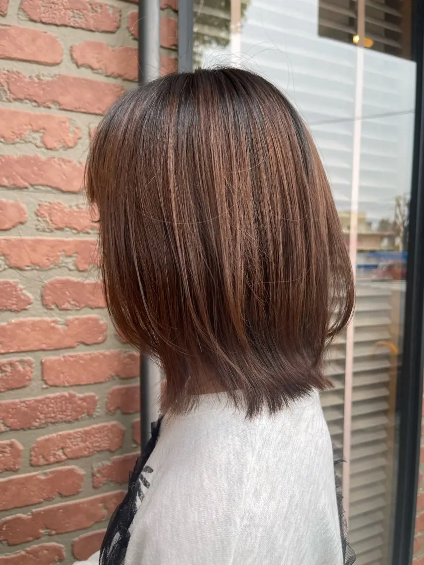 ミディアム ミディアムレイヤー くびれヘア レイヤーカット 小顔カット 寺田 さゆみのヘアスタイル