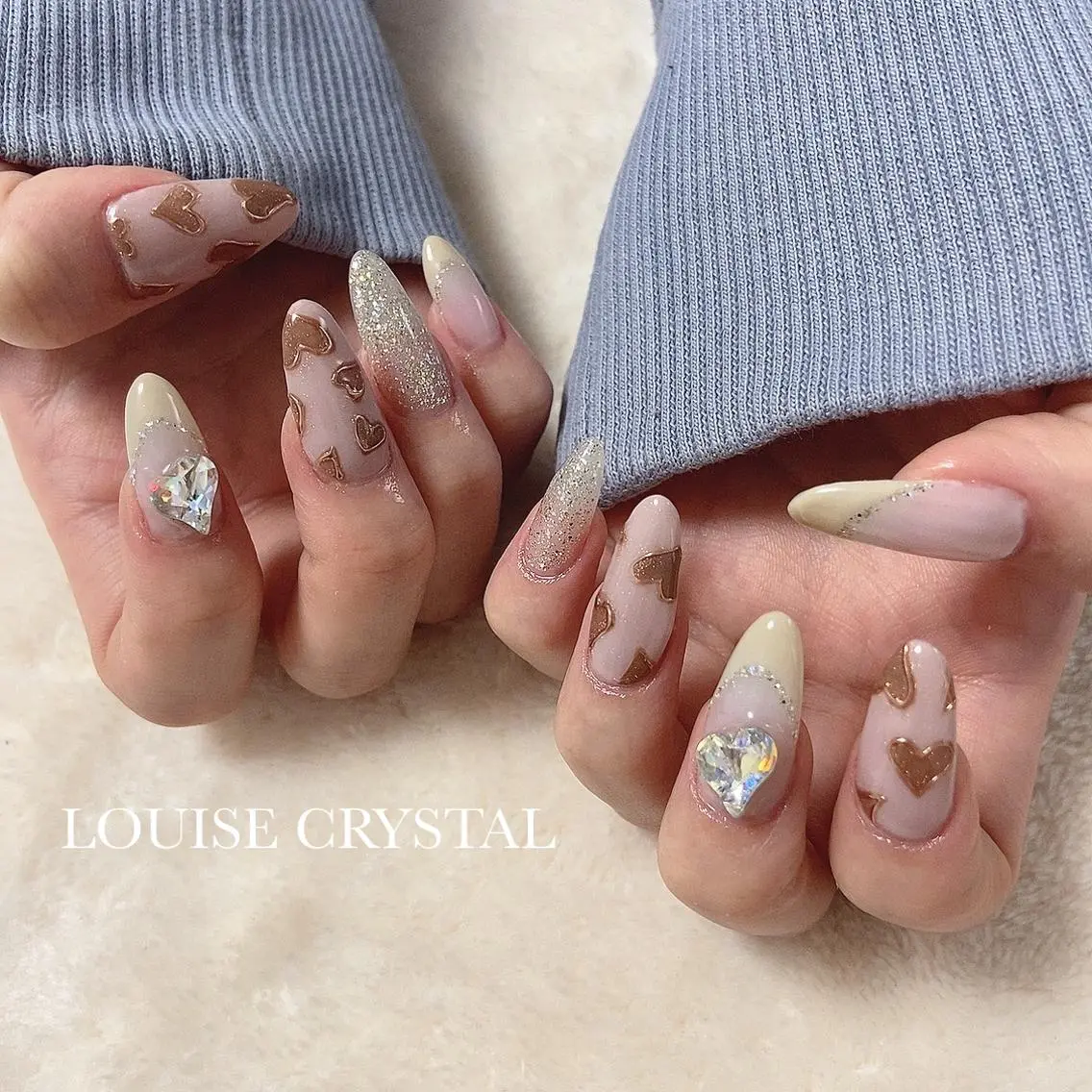 ネイル ハンドネイル LOUISE CRYSTALのネイルデザイン
