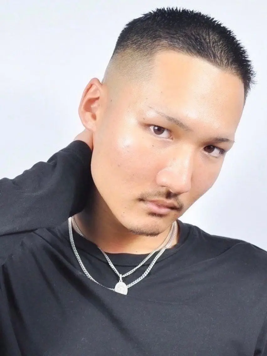 ショート メンズ フェードカット スキンフェード 刈り上げ 櫻井 亮汰のヘアスタイル