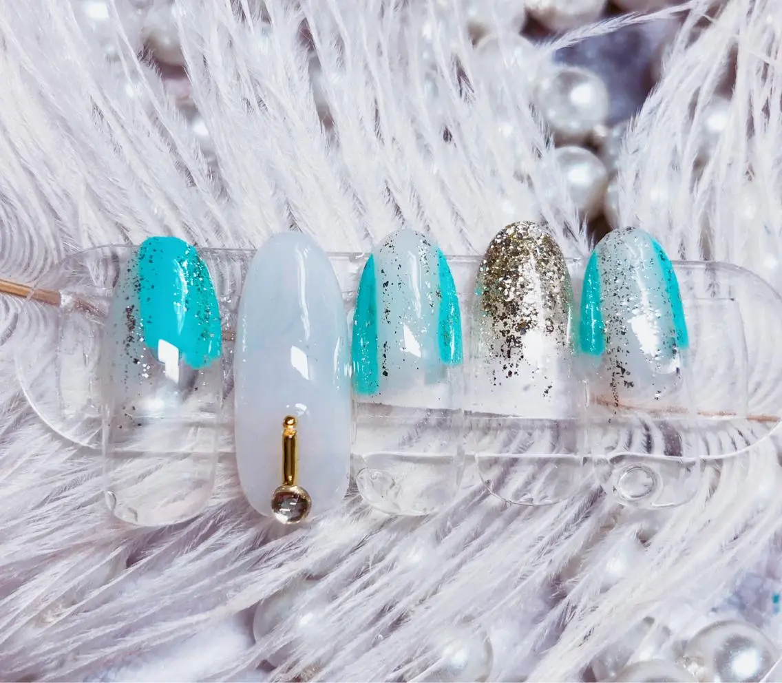 ネイル ハンドネイル マジック ミラーのネイルデザイン