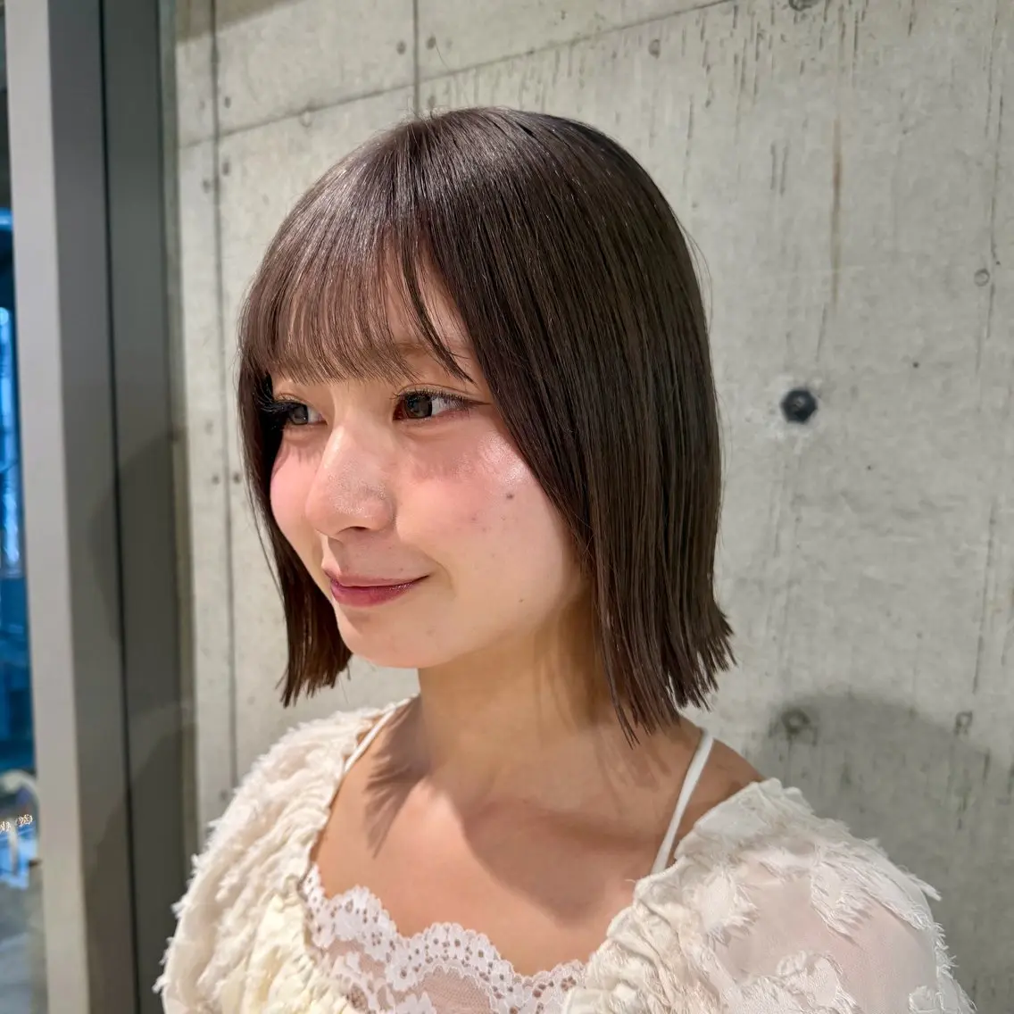 ミディアム カラー ヘアアレンジ カット ヘアカラー トリートメント 垢抜けボブ×透明 感カラーリクト💥のヘアスタイル