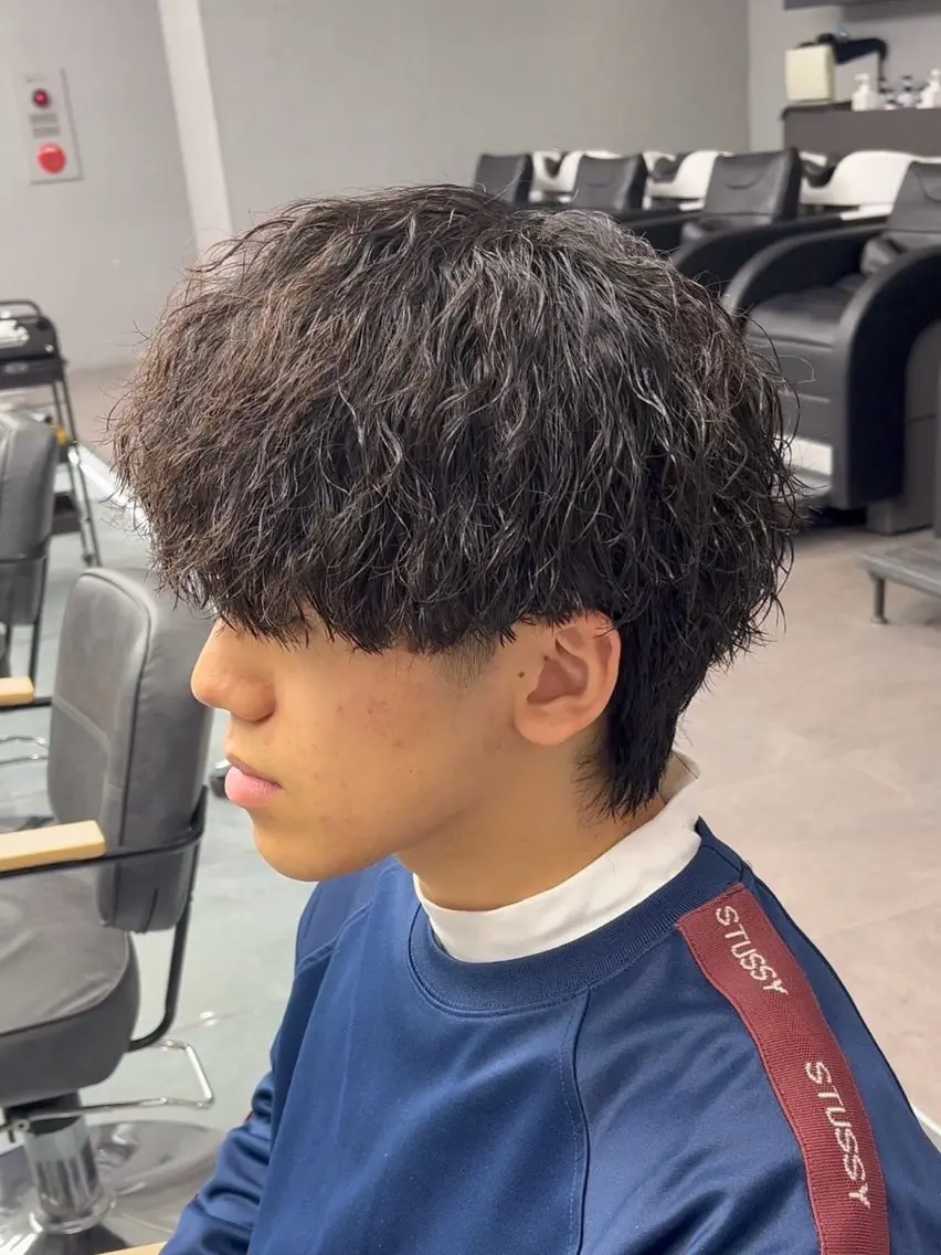 パーマ メンズ メンズパーマ ツイストスパイラルパーマ 波巻きパーマ スパイラルパーマ k jの眉毛・アイブロウイメージ