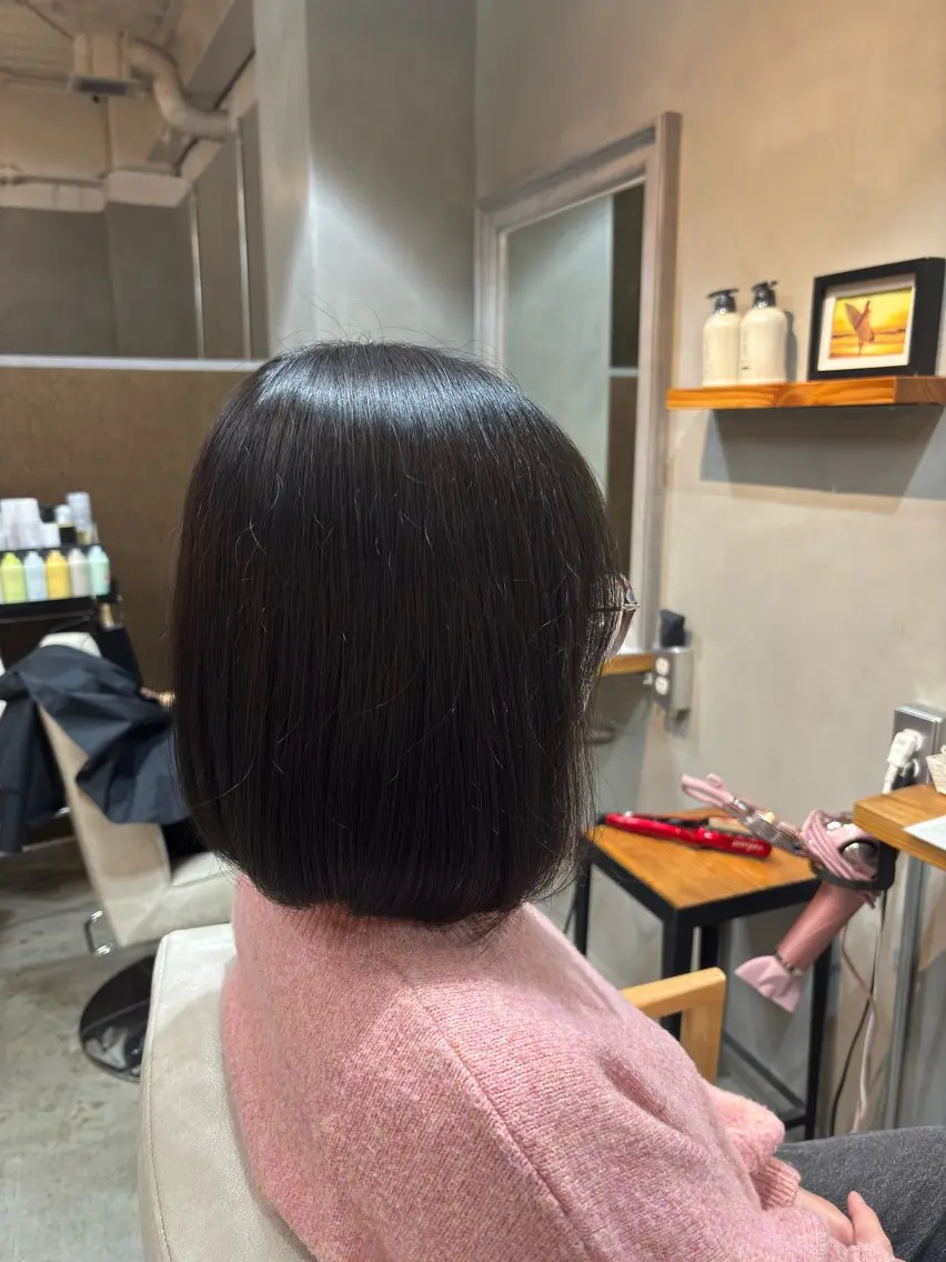 カラー 黒髪 ブルーカラー ブルーブラック 髪質改善 うえき ひなのヘアスタイル