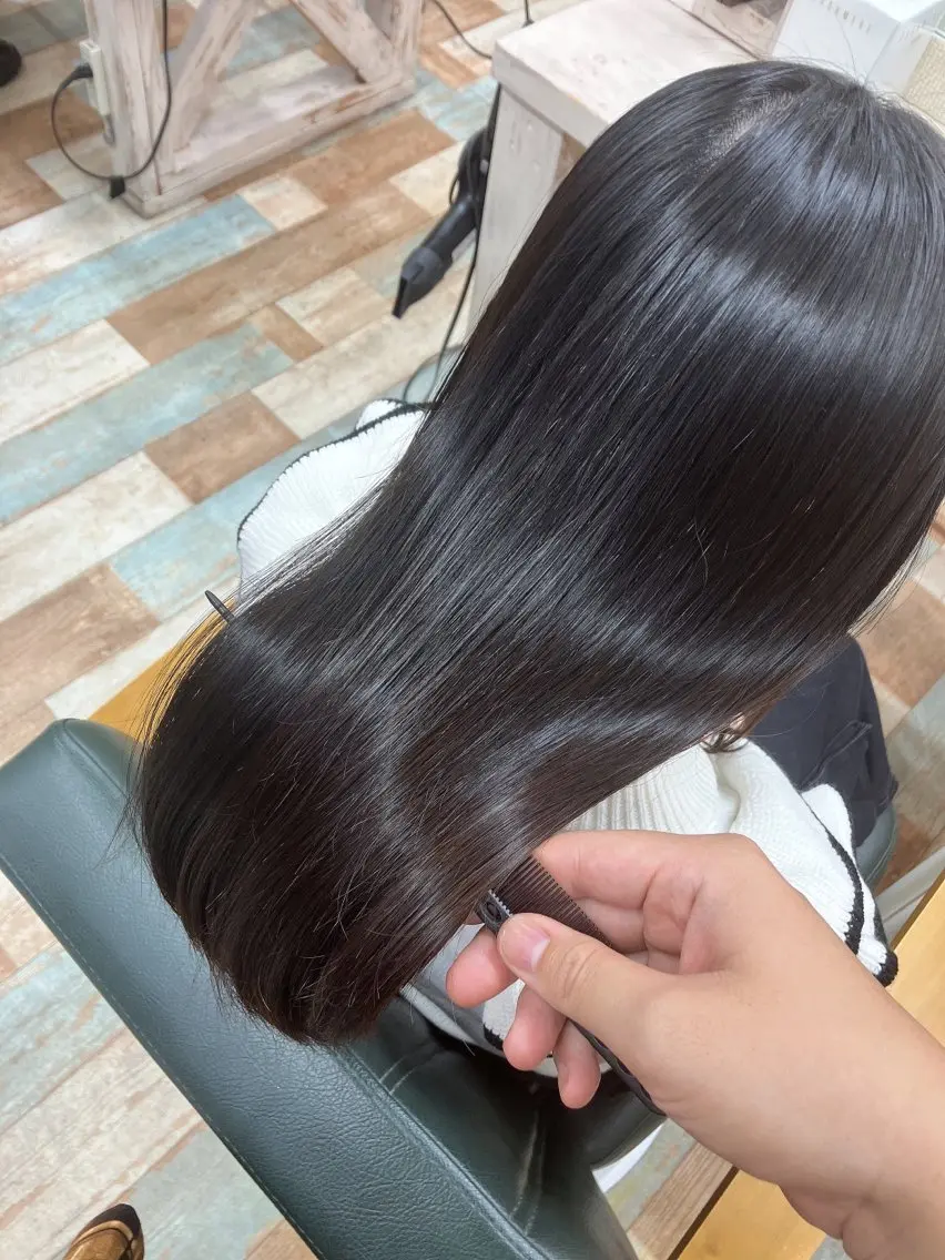 ロング door white hideのヘアスタイル