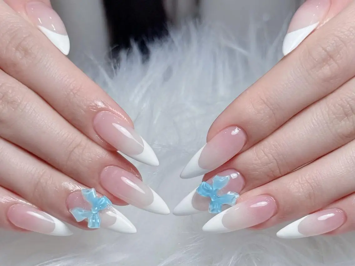 ネイル オーロラネイル 長さ出し フットネイル フレンチネイル ジェルネイル Mio💖Belle Nail Salonのネイルデザイン