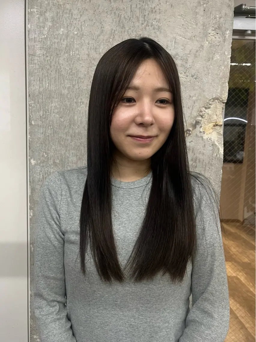 ロング 小長谷 夕菜のヘアスタイル