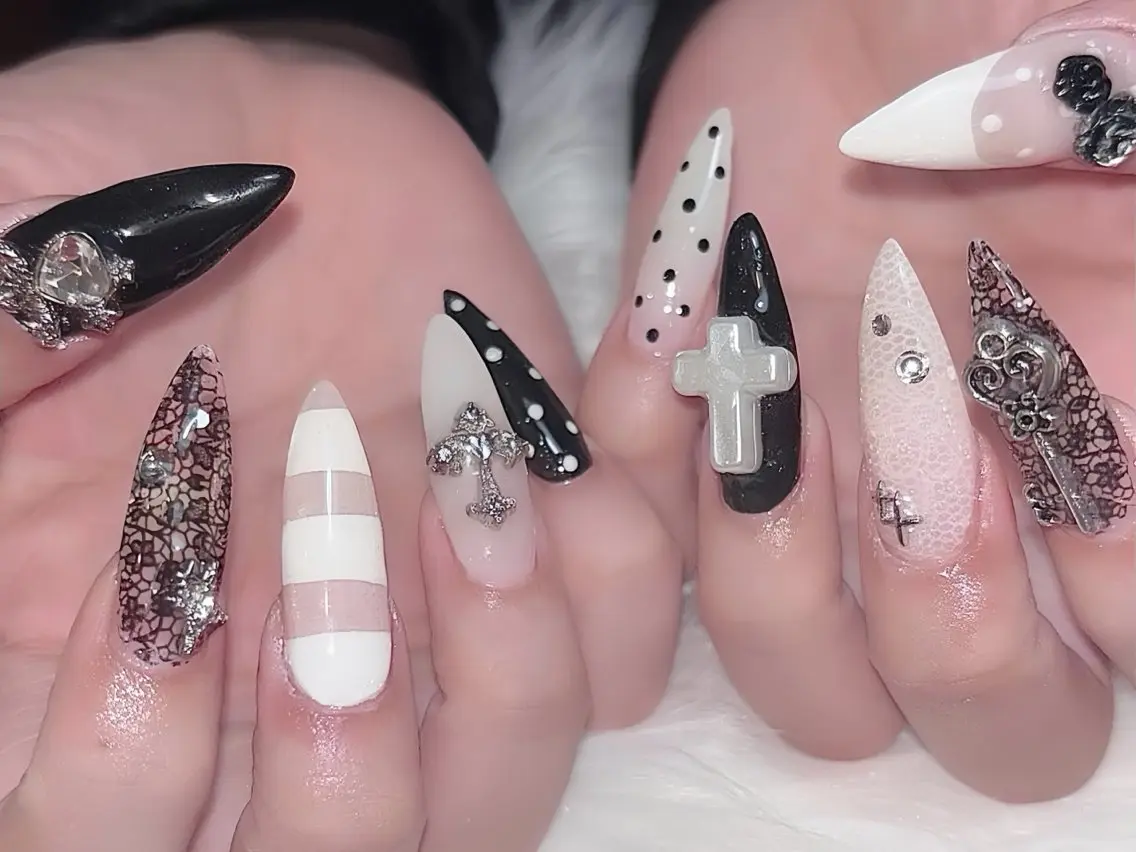 ネイル アートネイル フレンチネイル ジェルネイル 韓国ネイル ミラーネイル Rin Nail 新大久保店のネイルデザイン