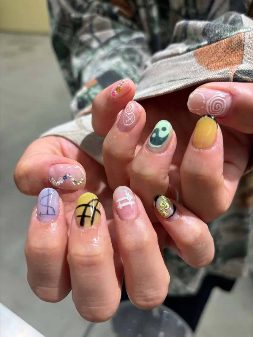 ネイル 黄色 ハンドネイル chika ／ nailのネイルデザイン