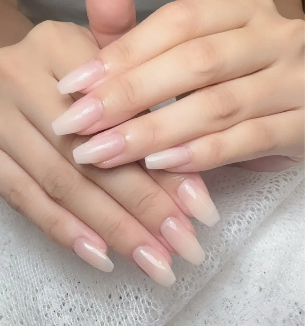 ネイル オーロラネイル ブルー チークネイル 長さ出し フットネイル ハンドネイル Kaki ちゃんのネイルデザイン
