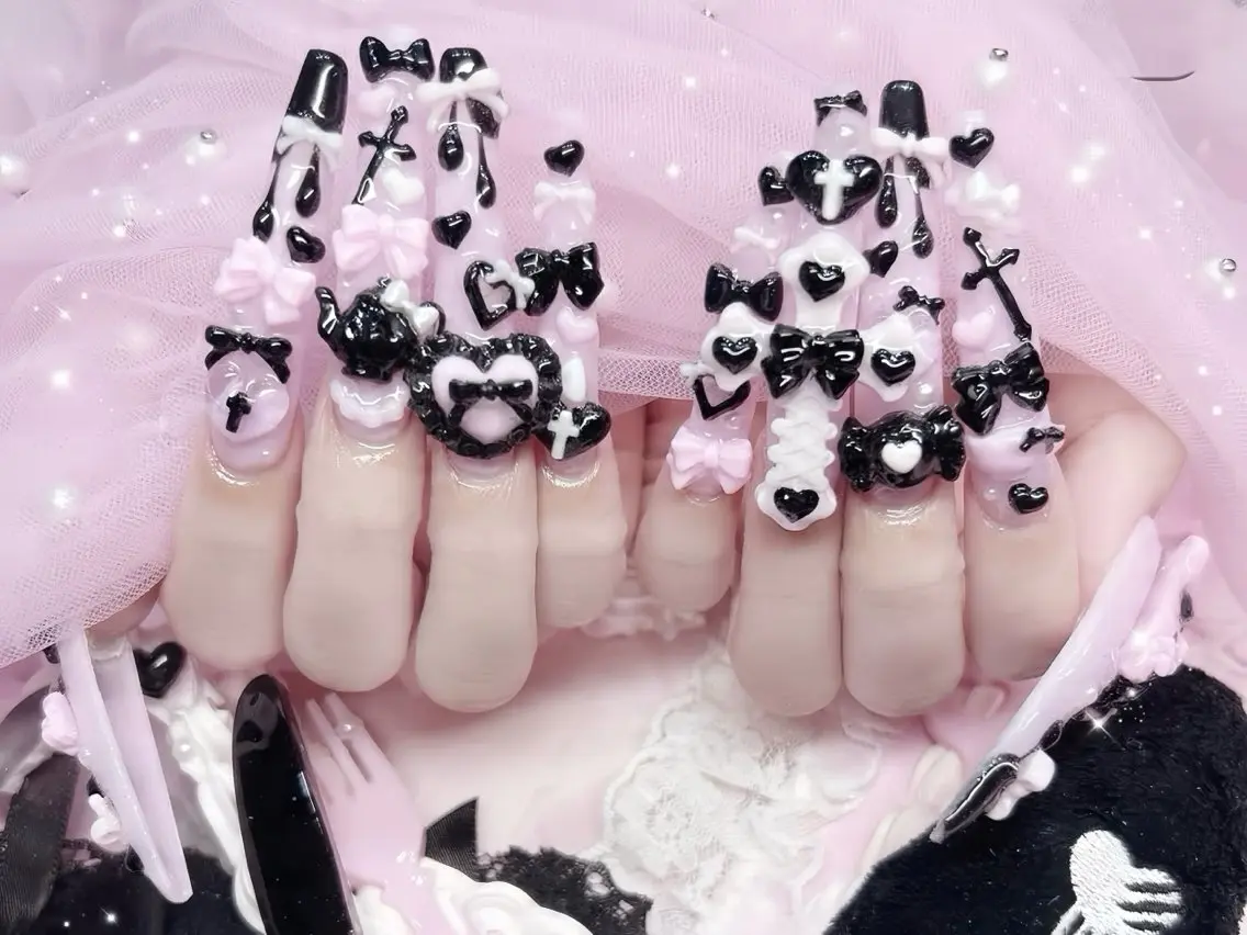 ネイル ブルー フラッシュネイル フラワーネイル ホログラムネイル キラキラネイル ハンドネイル Rin Nail 新大久保店のネイルデザイン