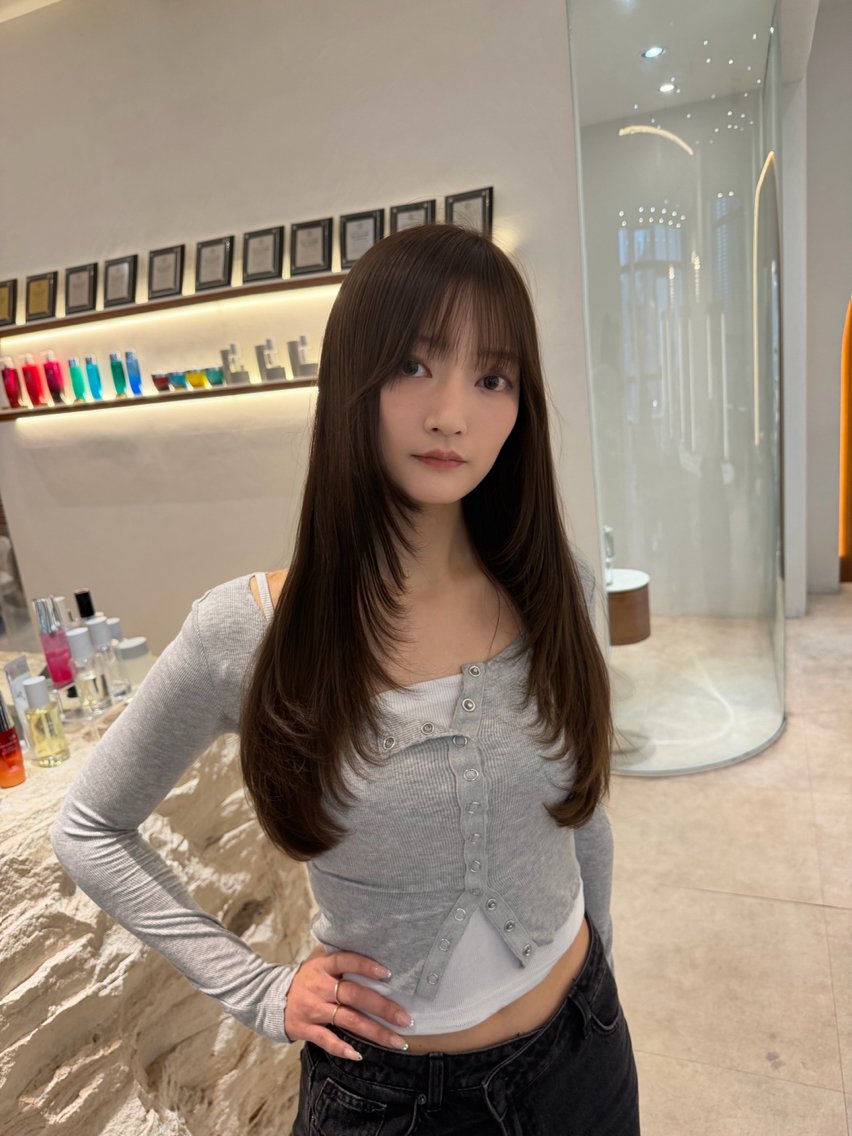 ロング 顔まわりレイヤー 顔周りカット レイヤーカット 似合わせカット 小顔カット カット ヘアカラー トリートメント レイヤー似合わせ 透明感カラーりきやのヘアスタイル